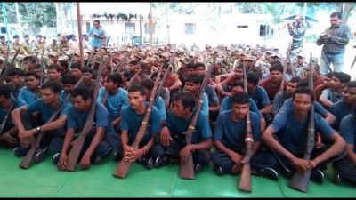 Big Breaking - नारायणपुर : 51 भरमार बंदूक के साथ 62 नक्सलियों ने किया सरेंडर - 