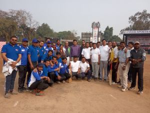 रायपुर प्रेस क्लब क्रिकेट मड़ई में क्लीपर और आईबीसी सेमीफाइनल में