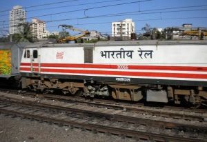 दक्षिण पूर्व रेलवे चक्रधरपुर रेल मंडल में सीमित ऊंचाई के सबवे निर्माण कार्य हेतु ब्लॉक के फलस्वरुप कुछ गाड़ियां प्रभावित रहेगी*