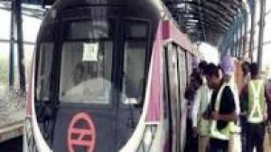कोलकाता मेट्रो के दरवाजे में हाथ फंसने से यात्री की मौत, दो निलंबित