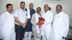 रायपुर : मुख्यमंत्री ने डॉ. प्रेमसाय सिंह को दी जन्म दिन की बधाई