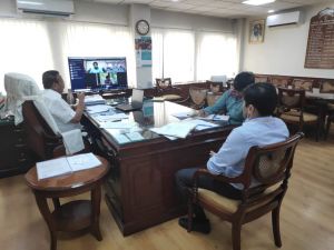 श्री गौड़ा और श्री मंडाविया ने वीडियो कॉन्फ्रेंसिंग के माध्‍यम सेराष्ट्रीय औषधि शिक्षा और अनुसंधान संस्थान (एनआईपीईआर) मोहाली और रायबरेली के कामकाज की समीक्षा की