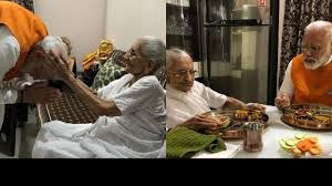प्रधानमंत्री नरेंद्र मोदी आज 70 साल के हो गए हैं. इन 70 सालों में पीएम मोदी ने अपने जीवन में कई उतार-चढ़ाव देखे हैं. उनकी जीवन यात्रा में जितनी उपलब्धियां हैं, उतने ही विवाद भी