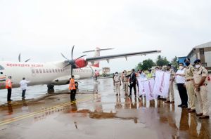  मुख्यमंत्री के हाथों जगदलपुर से रायपुर और हैदराबाद तक हवाई सेवाएं हुई शुरु