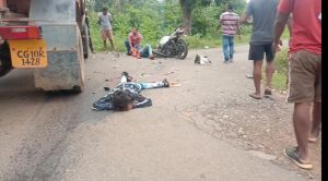 बीजापुर :  CRPF पानी टेंकरों व बाइक मे भिंडत...2 गंभीर रूप से घायल... एक की मौत