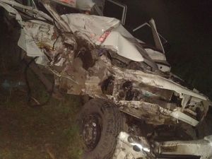 भीषण सड़क हादसा : तेज रफ्तार ट्रक और बिजली विभाग के पिकअप में आमने-सामने की भिड़ंत....जूनियर इंजीनियर समेत 4 की मौत