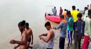 बड़ा हादसा : एक ही परिवार के 12 लोगों के सरयू में डूबने से हड़कंप... रेस्कूयू ऑपरेशन जारी 