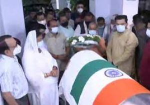 लखनऊ में निवास पर पहुंचा कल्याण सिंह का पार्थिव शरीर...यूपी में तीन दिन का शोक...23 अगस्त को होगा अंतिम संस्कार