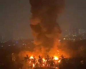 BREAKING NEWS : सैमसंग के सर्विस सेंटर में आग लगी, फायर ब्रिगेड की 7 गाड़ियां बुझाने में जुटीं…