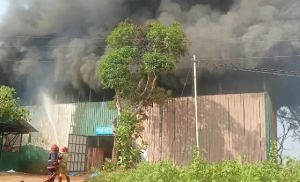 BIG BREAKING : इंडियन ऑयल फैक्ट्री में बड़ा विस्फोट, आग लगने से तीन लोगों की मौत, 35 घायल, फायर ब्रिगेड की 10 गाड़ियां मौजूद 