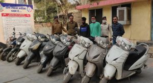 रायपुर शहर के अलग - अलग स्थानों से 09 नग दोपहिया वाहन चोरी करने वाले 02 वाहन चोर गिरफ्तार