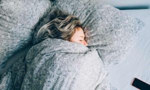 Health Tips : अगर आप रहना चाहते हैं हेल्दी,तो बचें 8 घंटे से ज्यादा कि नींद से