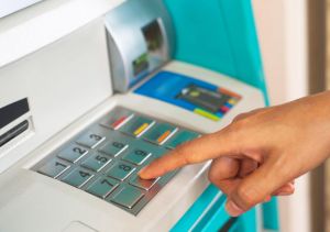 अब ATM कार्ड के बिना निकाल जाएंगे आपके पैसे ! अगर नहीं मालूम RBI का नया नियम तो पढ़िए यह खबर और हो जाए सावधान