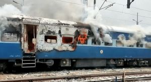 बिहार, तेलंगाना समेत 13 राज्यों में पहुंची ‘अग्निपथ’ हिंसा की आग, 2 दिन में 12 ट्रेनें जलाईं