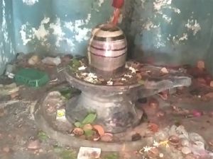 कोरबा ब्रेकिंग- असामाजिक तत्वों ने की शिव मंदिर में तोड़फोड़..हिंदू संगठनों में आक्रोश