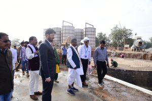 कोण्डागांव : उद्योग मंत्री  कवासी लखमा ने निर्माणाधीन मक्का प्रसंस्करण प्लांट का किया निरीक्षण