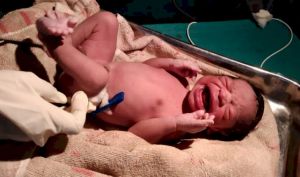 CG- थाने में प्रसव: थाने में गूंजी बच्चे की किलकारी, पानी पीने के बाद अचानक हुआ दर्द, गर्भवती महिला ने दिया बच्चे को जन्म......