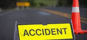CG ACCIDENT : दो बाइकों में जोरदार भिड़ंत, पति की मौत, पत्नी समेत 3 लोग घायल