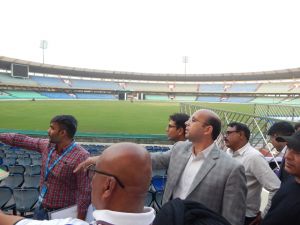 क्रिकेट : कलेक्टर-एस.एस.पी पहुंचे क्रिकेट स्टेडियम : 
