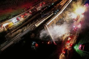 Accident Breaking : ग्रीस में बड़ा हादसा, 2 ट्रेनों की भीषण टक्कर, 26 लोगों की मौत, 85 से ज्यादा घायल