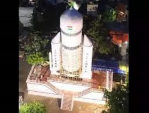 चंद्रयान 3 की तर्ज पर रायपुर में बन रहा गणेश पंडाल, देशभर में हो रही चर्चा, देखें वीडियो