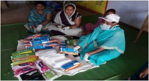जशपुरनगर : कुमेकेला मॉ दुर्गा महिला स्व सहायता समूह की महिलाए कर रही है सेनेटरी पेड निर्माण