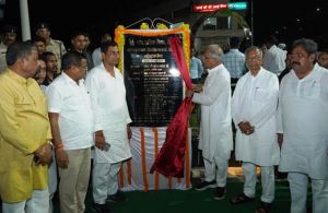 रायपुर : मुख्यमंत्री श्री बघेल ने प्रथम प्रधानमंत्री पंडित जवाहर लाल नेहरू की प्रतिमा का किया अनावरण
