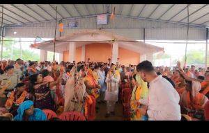 जोरदार नारो के साथ मातृ शक्ति ने बरसाए फूल लोरमी प्रत्याशी  अरुण साव का जनता और कार्यकर्ताओं के किया आत्मीय स्वागत ।