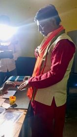 नक्सल प्रभावित क्षेत्र में भाजपा प्रत्याशी केदार कश्यप ने किया मतदान 