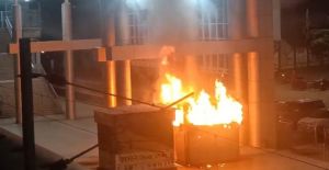 Breaking: रेलवे स्टेशन में लगी आग, दो दुकान जल कर राख…