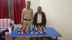 40 पौवा मात्रा 7लीटर 200 मिली लीटर शराब के साथ आरोपी रोहित बया  गिरफ्तार 