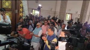 CM विष्णु देव साय पहुंचे मंदिर, राम-जानकी की पूजा -अर्चना की, मतदान करने गृह ग्राम बगिया के लिए हूए रवाना