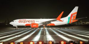 एयर इंडिया एक्सप्रेस एयरलाइंस के 25 केबिन क्रू बर्खास्त, अचानक सिक लीव पर चले जाने से कई फ्लाइट्स करनी पड़ी थी रद्द
