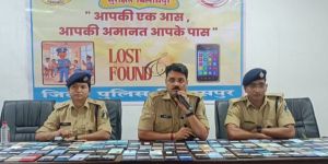 पुलिस अधीक्षक बिलासपुर  रजनेश सिंह (भा.पु.से.) के निर्देश पर आमजनों के गुम हुए कीमती मोबाइल किए गए वितरण