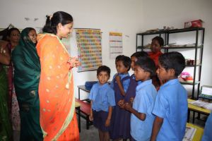 मंत्री श्रीमती लक्ष्मी राजवाड़े ने शासकीय प्राथमिक शाला भींजपुर पहुंचकर किया अवलोकन