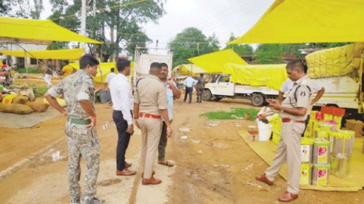 साप्ताहिक बाजार की चेकिंग, कारोबारियों को समझाईश