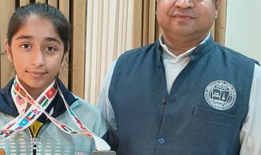 इंदौर की छात्रा ने जीता स्वर्ण और रजत पदक:गोवा में हुई विश्व कप कराटे चैंपियनशिप में सेंट अर्नोल्ड स्कूल की निष्ठा सोनी का उत्कृष्ट प्रदर्शन