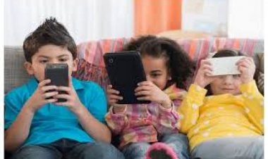 इंदौर में उदय भानु चिब का स्वागत:राष्ट्रीय अध्यक्ष के आगमन पर युवा कांग्रेस नेताओं ने फूल बरसाकर की आतिशबाजी