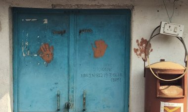 बड़वानी में पोस्ट मास्टर पर मनमानी का आरोप:पोस्ट ऑफिस में लटकता है ताला, नहीं उठाते फोन, लोगों ने की शिकायत