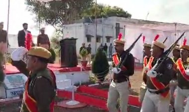 होमगार्ड का 78 व स्थापना दिवस मनाया गया:अच्छा काम करने होमगगार्डस का हुआ सम्मान, कलेक्टर ने ली सलामी