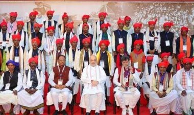 शाह ने आत्मसमर्पित नक्सलियों से की चर्चा