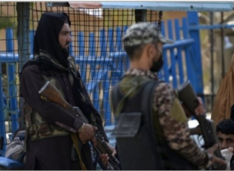 दोस्ती से दुश्मनी तक : तालिबान की जीत का जश्न मानने वाला पाकिस्तान अब क्यों गिरा रहा अफगानिस्तान में बम