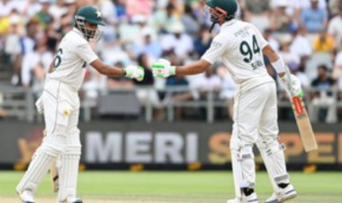 दक्षिण अफ्रीका ने पाकिस्तान से फॉलो-ऑन कराया, मसूद-बाबर का संघर्ष