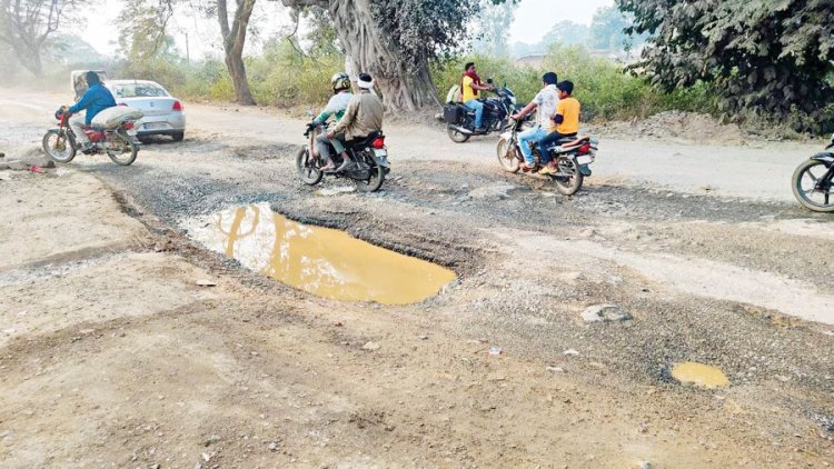 एनएच-343 का हाल बदहाल, चलना मुश्किल