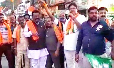 दिल्ली में जीत, राजिम के भाजपाईयों ने मनाई खुशियां