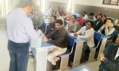 मतदान दलों को द्वितीय चरण का प्रशिक्षण