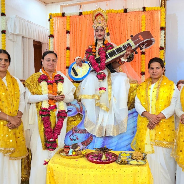 बसंत पंचमी पर ​​​​​​​ब्रह्माकुमारीज में आध्यात्मिक चेतना का जागरण:भोपाल ब्लेसिंग हाउस में मां सरस्वती से भक्तों का हुआ मनोबल वर्धन