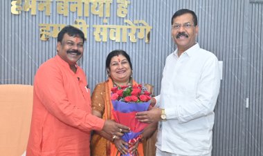 ग्रामीण विधायक मोतीलाल साहू ने दी शुभकामनायें पूजा - अर्चना करने के पश्चात साधना प्रमोद साहू ने अध्यक्ष पद का पदभार सम्हाल