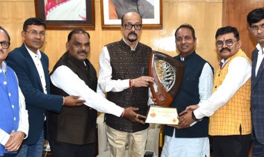 रेडक्रॉस की भूमिका अधिक सशक्त और प्रभावी बनाने के लिए कार्य करें - श्री डेका