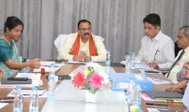 स्वास्थ्य मंत्री  श्याम बिहारी जायसवाल ने डॉ. भीमराव अम्बेडकर स्मृति चिकित्सालय में चिकित्सा सुविधाओं के सुदृढ़ीकरण और विस्तार के सम्बन्ध में दिए निर्देश